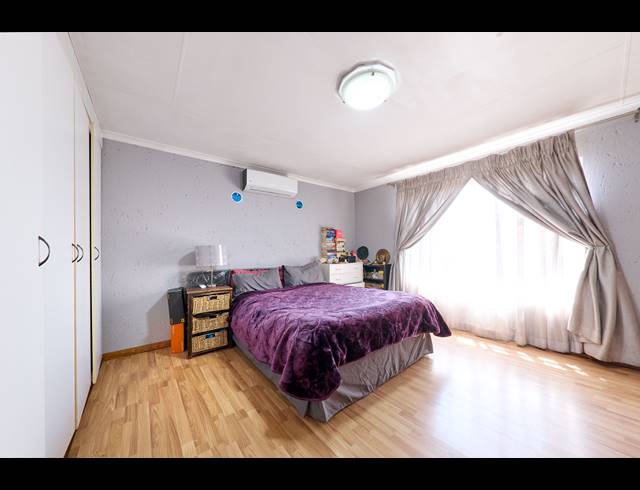 3 BEDROOM TOWNHOUSE FOR SALE IN BUCCLEUCH